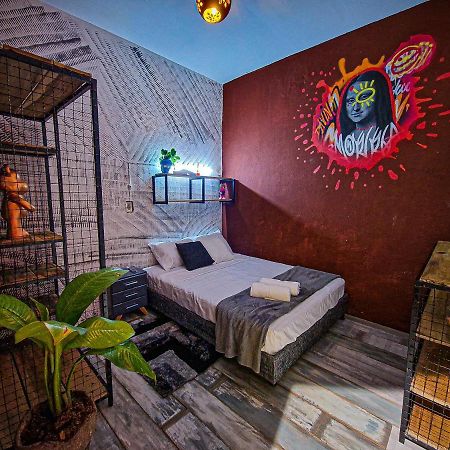 Urban Hostal Bar บูการามังกา ภายนอก รูปภาพ