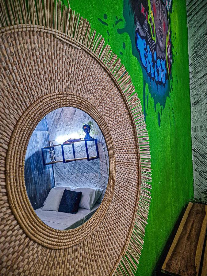 Urban Hostal Bar บูการามังกา ภายนอก รูปภาพ