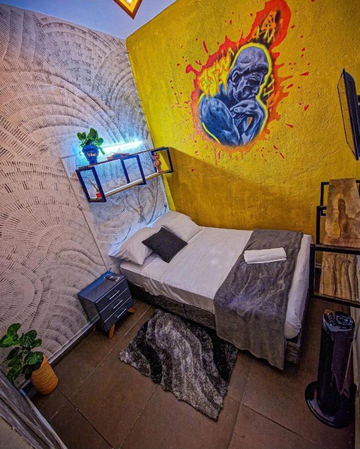 Urban Hostal Bar บูการามังกา ภายนอก รูปภาพ