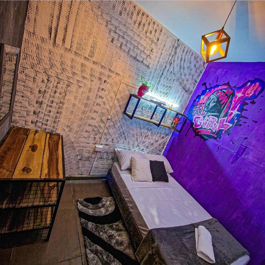 Urban Hostal Bar บูการามังกา ภายนอก รูปภาพ