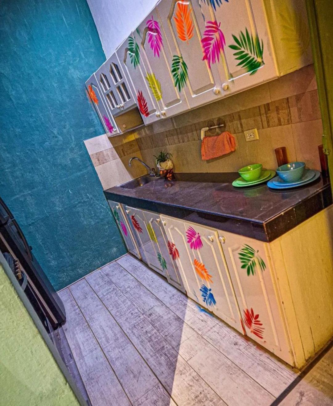 Urban Hostal Bar บูการามังกา ภายนอก รูปภาพ